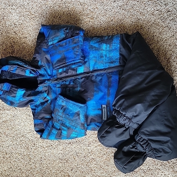 Quicksilver boy's snowsuit - Picture 1 of 5